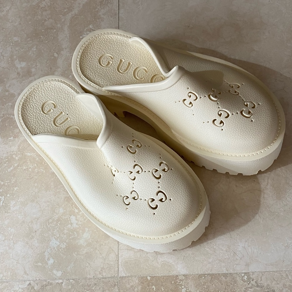 Cream Gucci Platform Slides